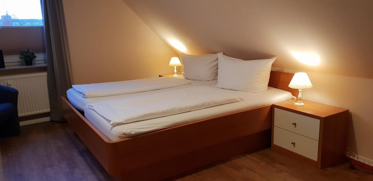 Airport Hotel One Aparthotel Sylt Bagian luar foto