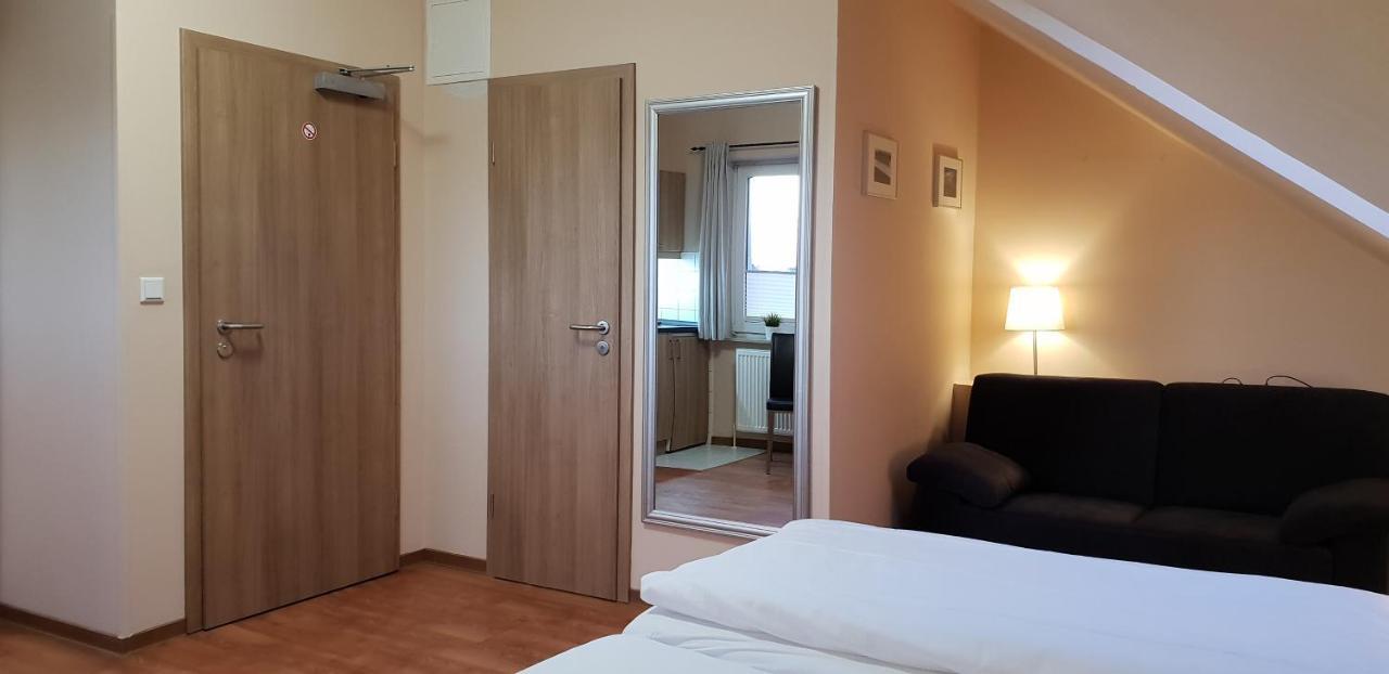 Airport Hotel One Aparthotel Sylt Bagian luar foto