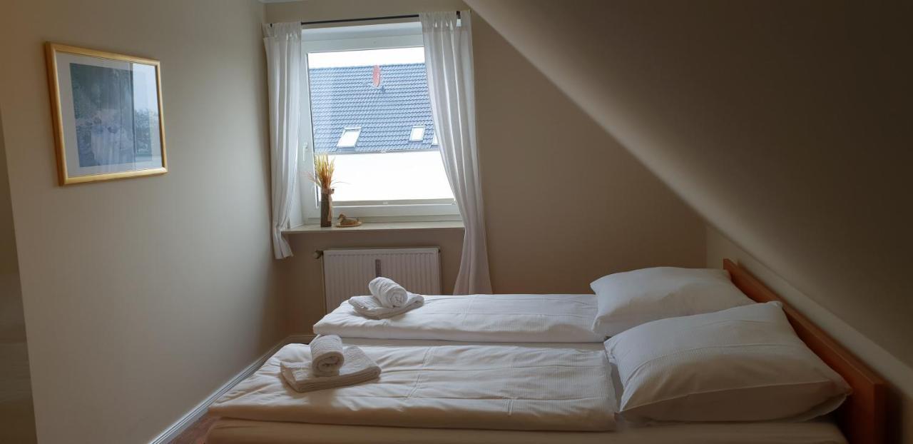 Airport Hotel One Aparthotel Sylt Bagian luar foto