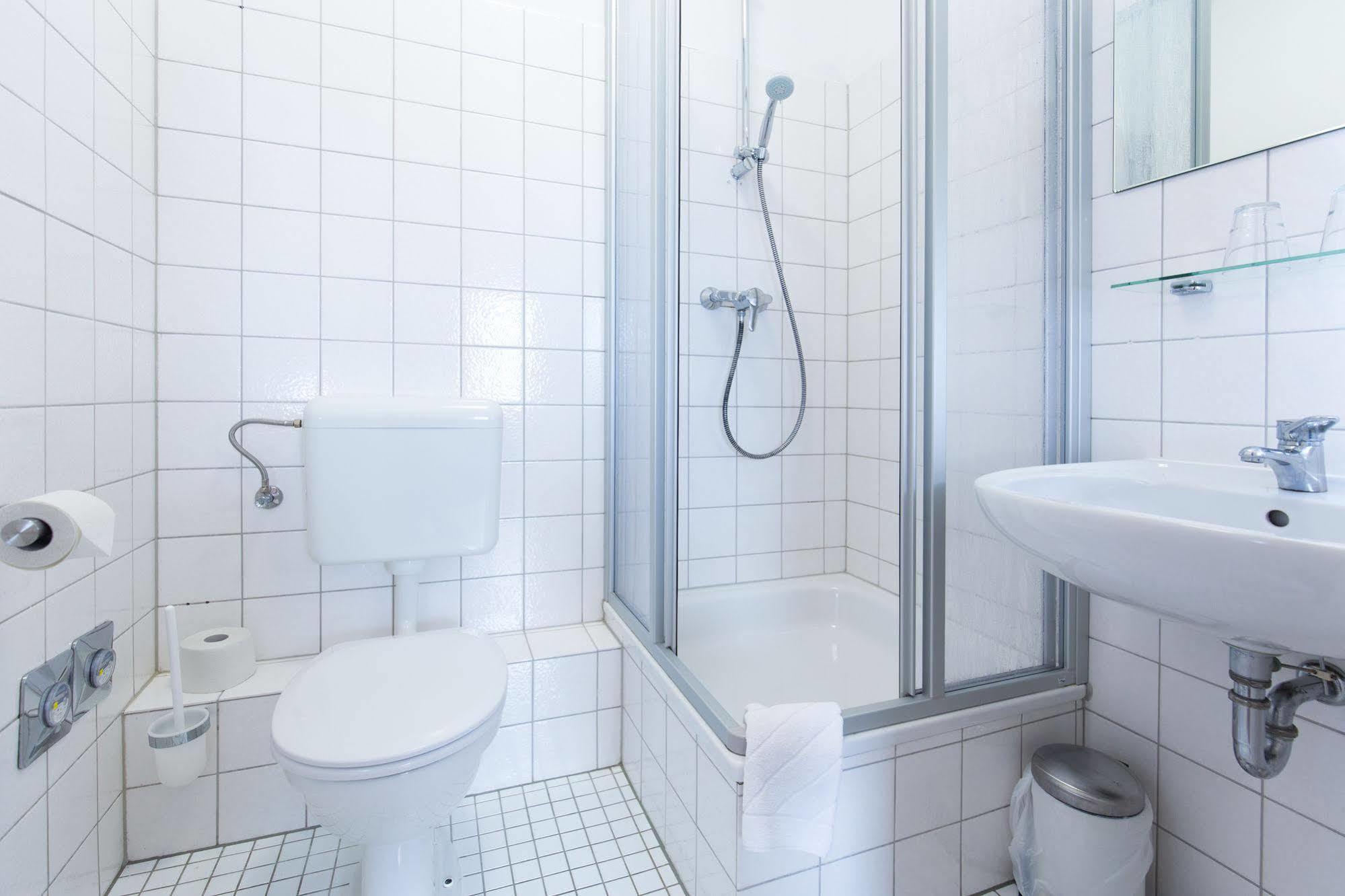 Airport Hotel One Aparthotel Sylt Bagian luar foto